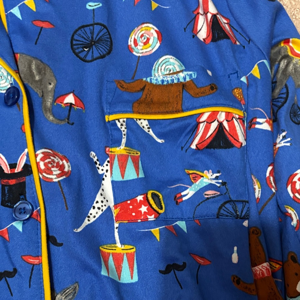 Vibrant Blue Circus Print Women's Pajama Set - Picture 5 of 9